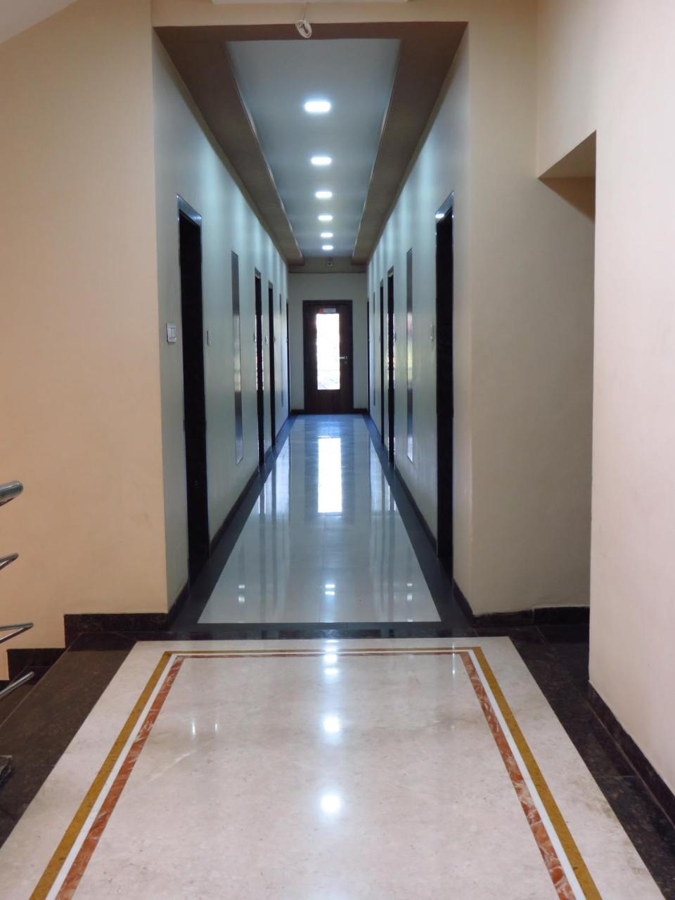 City Palace Resort لونافالا المظهر الخارجي الصورة
