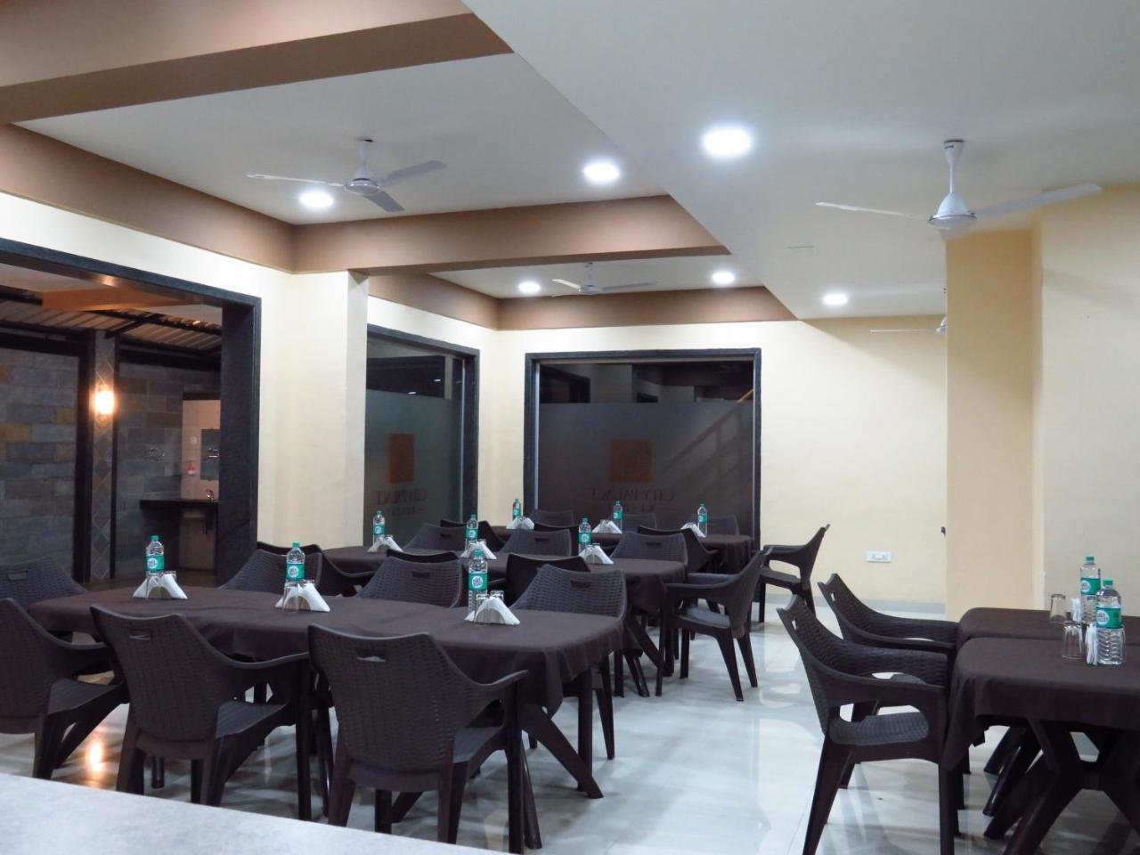 City Palace Resort لونافالا المظهر الخارجي الصورة