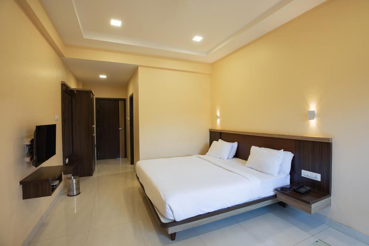 City Palace Resort لونافالا المظهر الخارجي الصورة